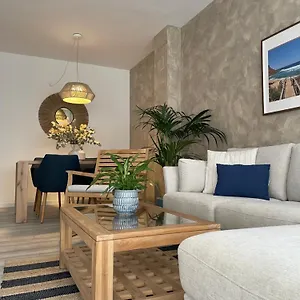 Con Piscina Y Cerca De La Playa Apartamento